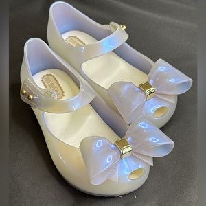 Mini Melissa size 8